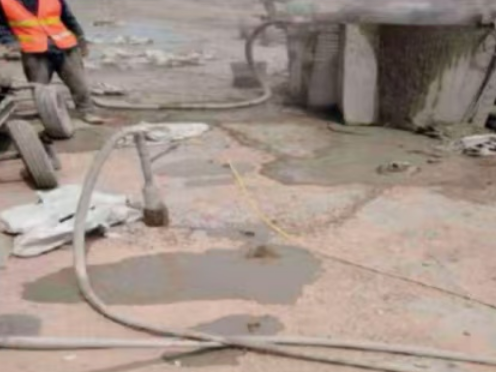 朔州水泥混凝土路面板底注浆技术 路面脱空注浆整治方案