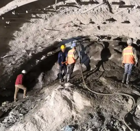 朔州拱顶带模注浆料的施工流程及注意事项